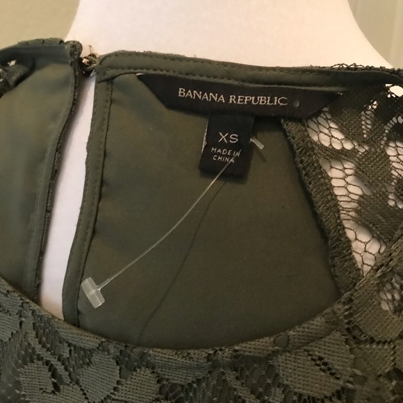 Nwot Banana Republic olive green lace top - Picture 5 of 5
